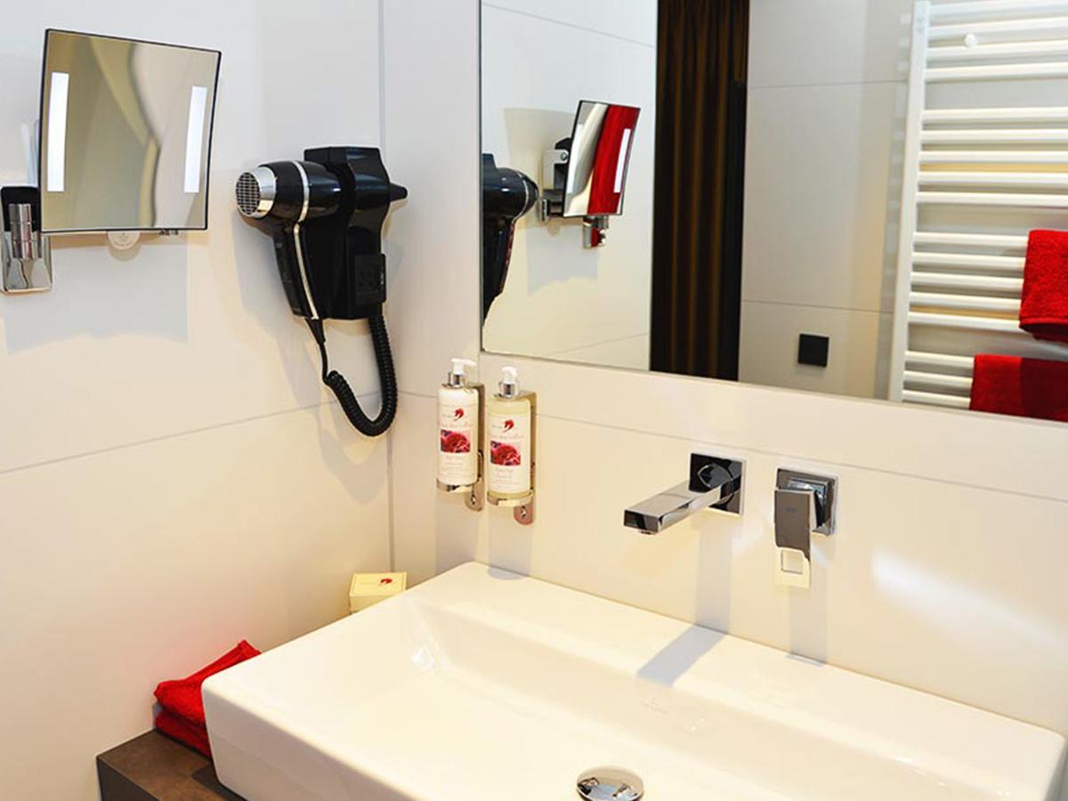 Hotel Rotes Einhorn **** Duren Екстер'єр фото