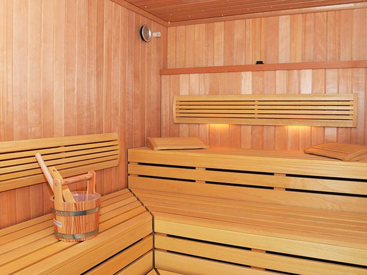 Hotel Rotes Einhorn **** Duren Екстер'єр фото